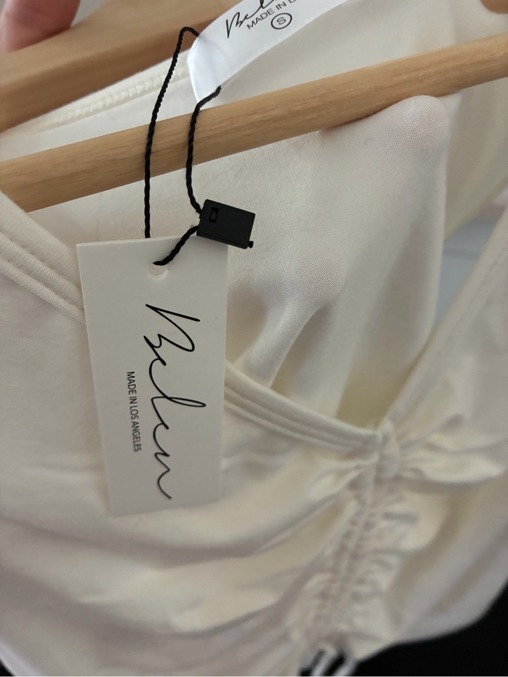 Re/Done Cream Ruched Drawstring V-Neck Crop Tank - Picture 3 of 5